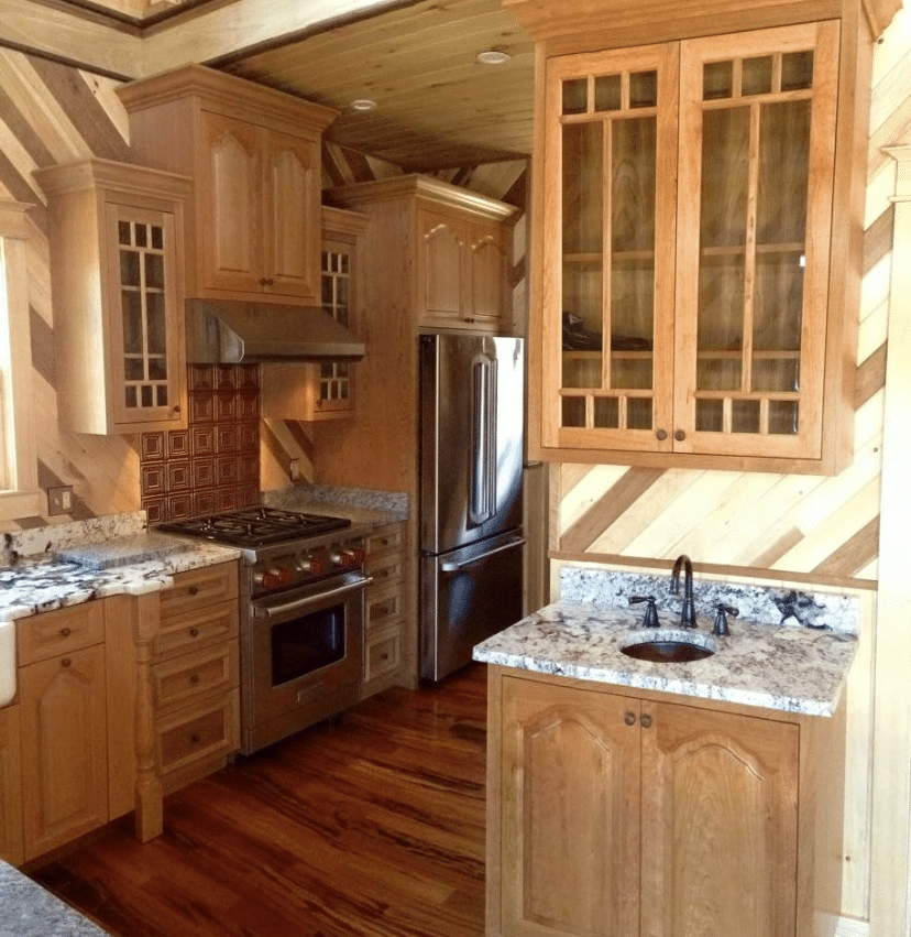 Lakeside Cabin 8